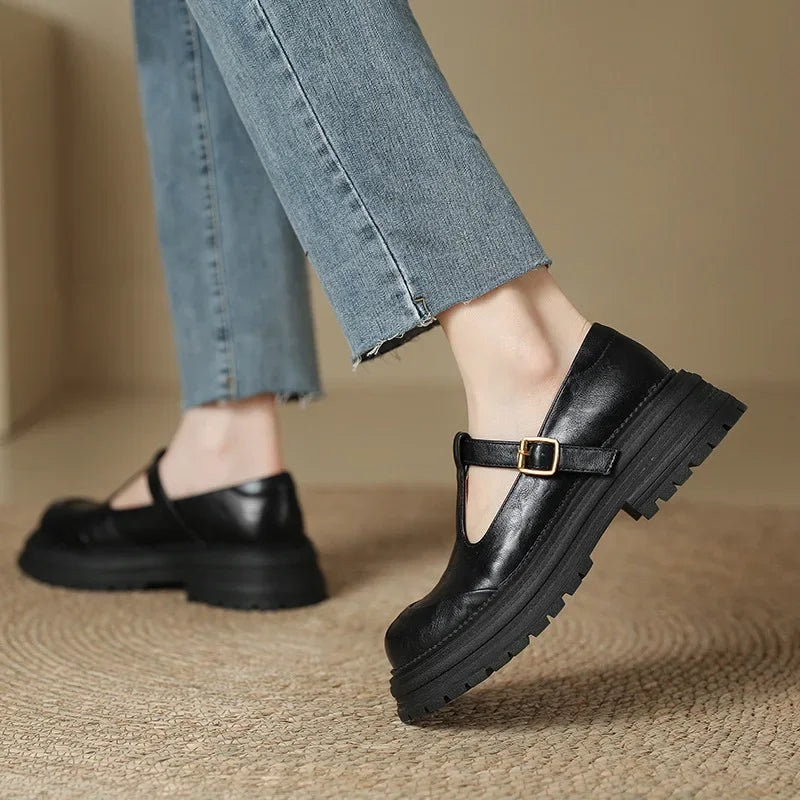 Mary Janes – Elegantné kožené topánky