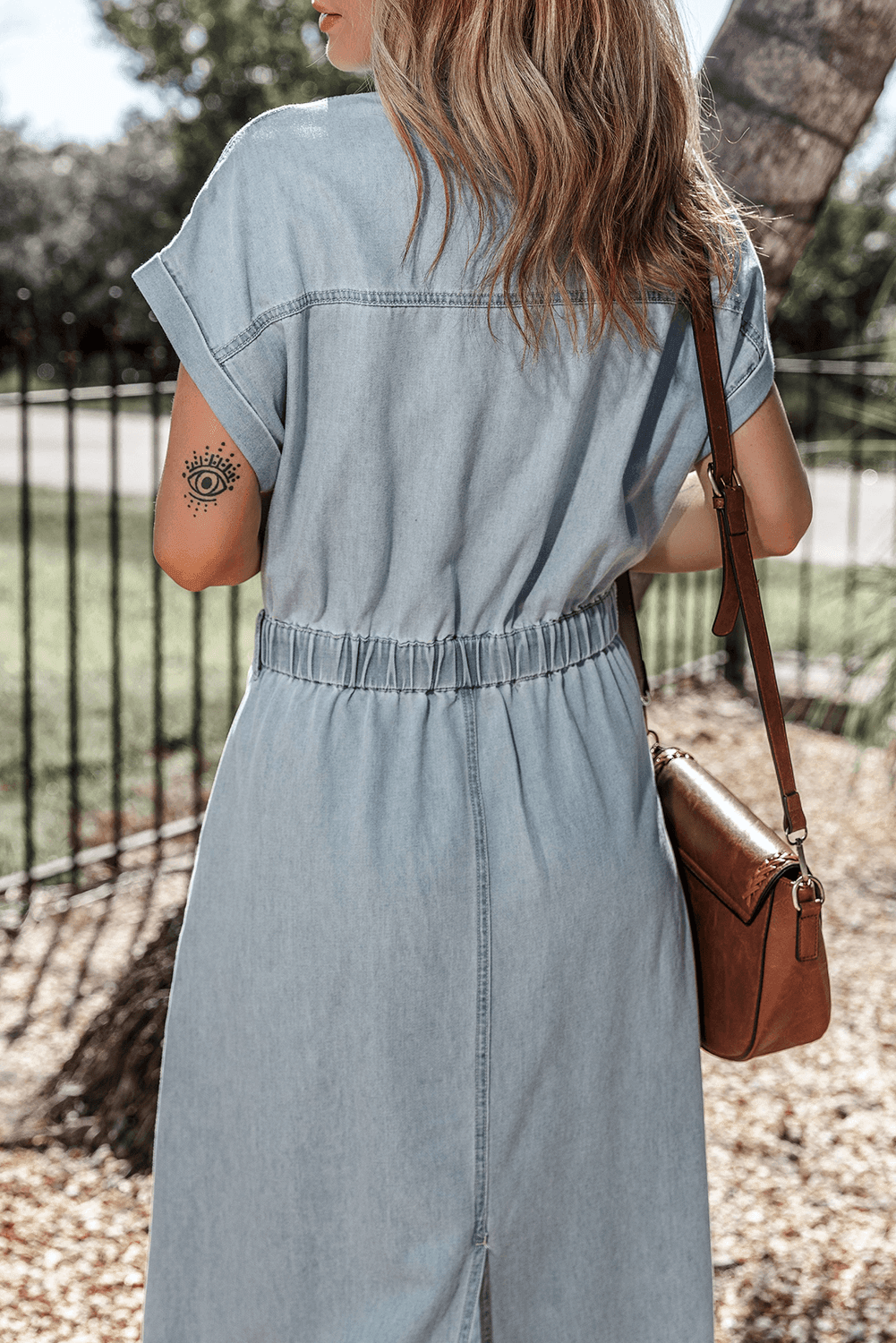 Isabelle - Denim šaty s elegantnými, krátkymi netopierími rukávmi